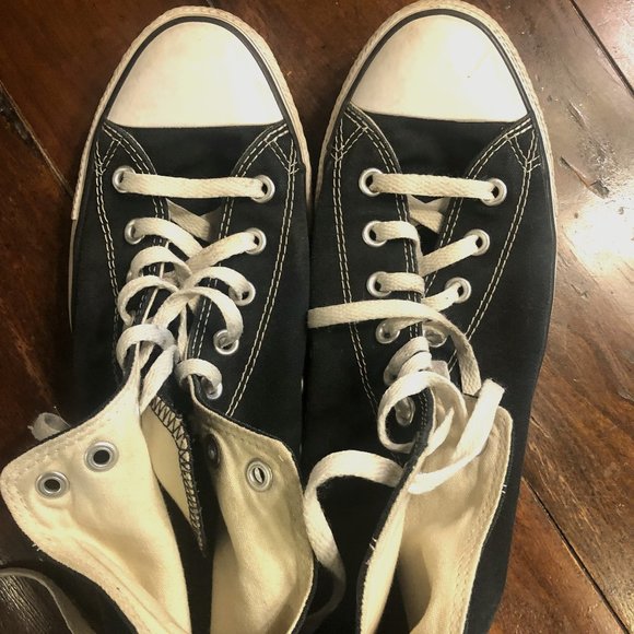 Converse shoes - Picture 1 of 4